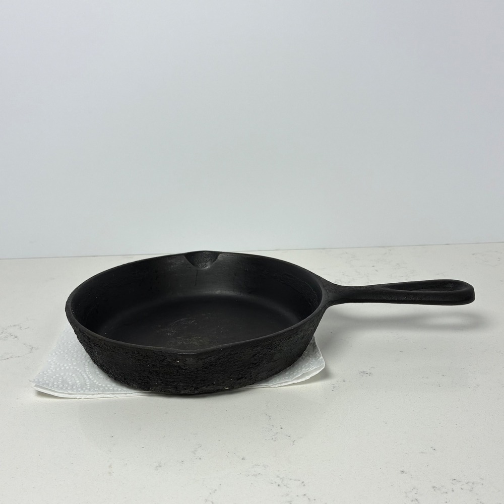 Vtg Cast Iron Skillet 6" Sm Frying Pan Spout Rustic Farmhouse Camping Heritage